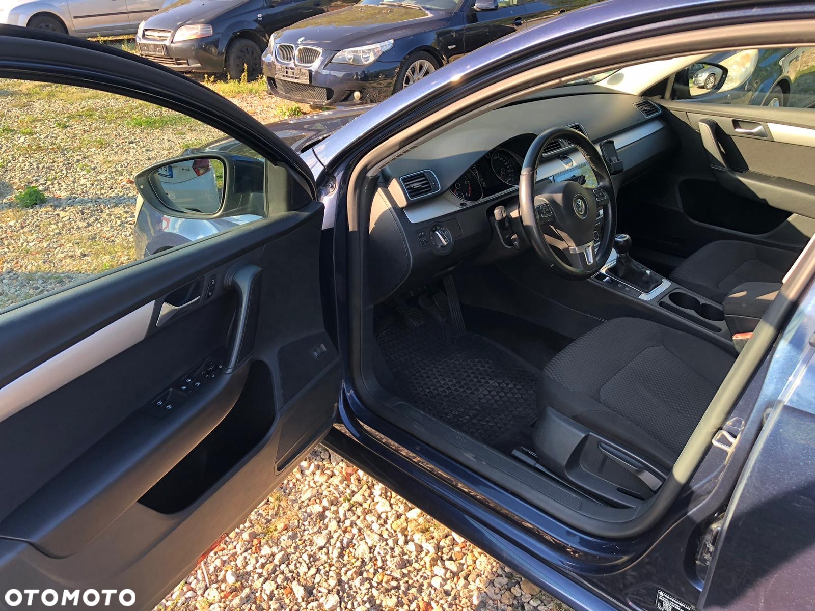 Volkswagen Passat - 8