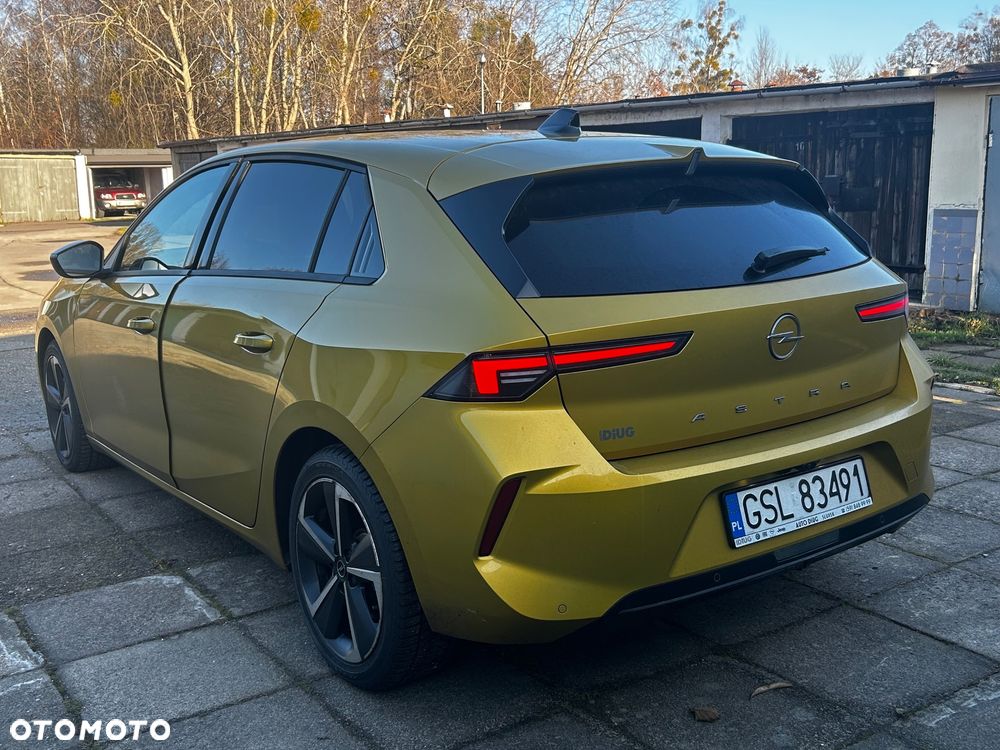 Opel Astra 1.2 T Elegance S&S - 4