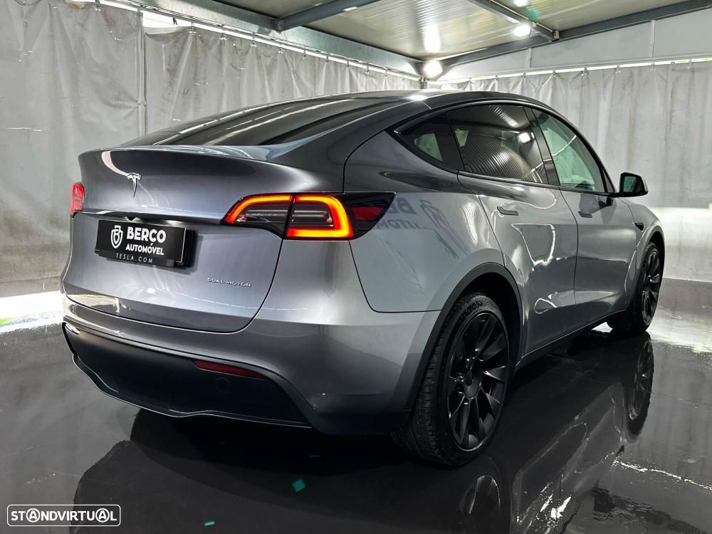 Tesla Model Y Long Range Dual Motor AWD - 5