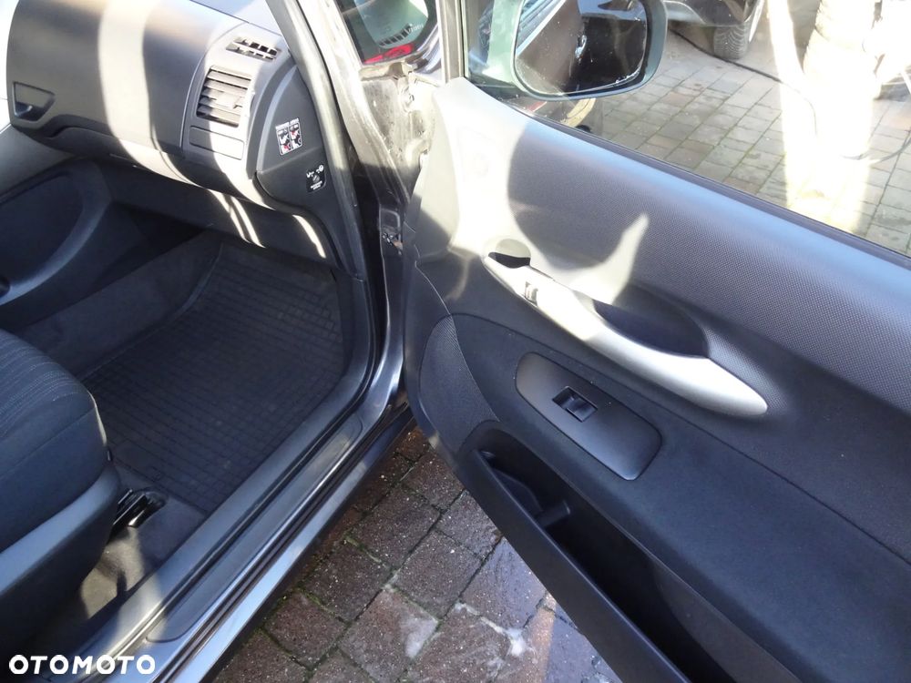 Toyota Auris 2.0 D-4D - 23