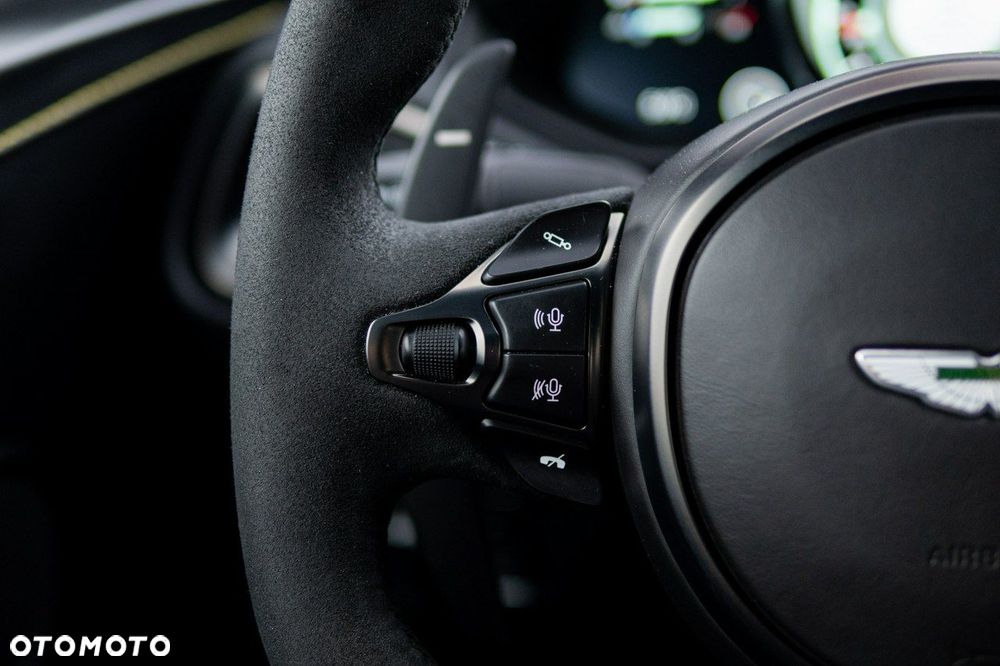 Aston Martin Vantage - 20