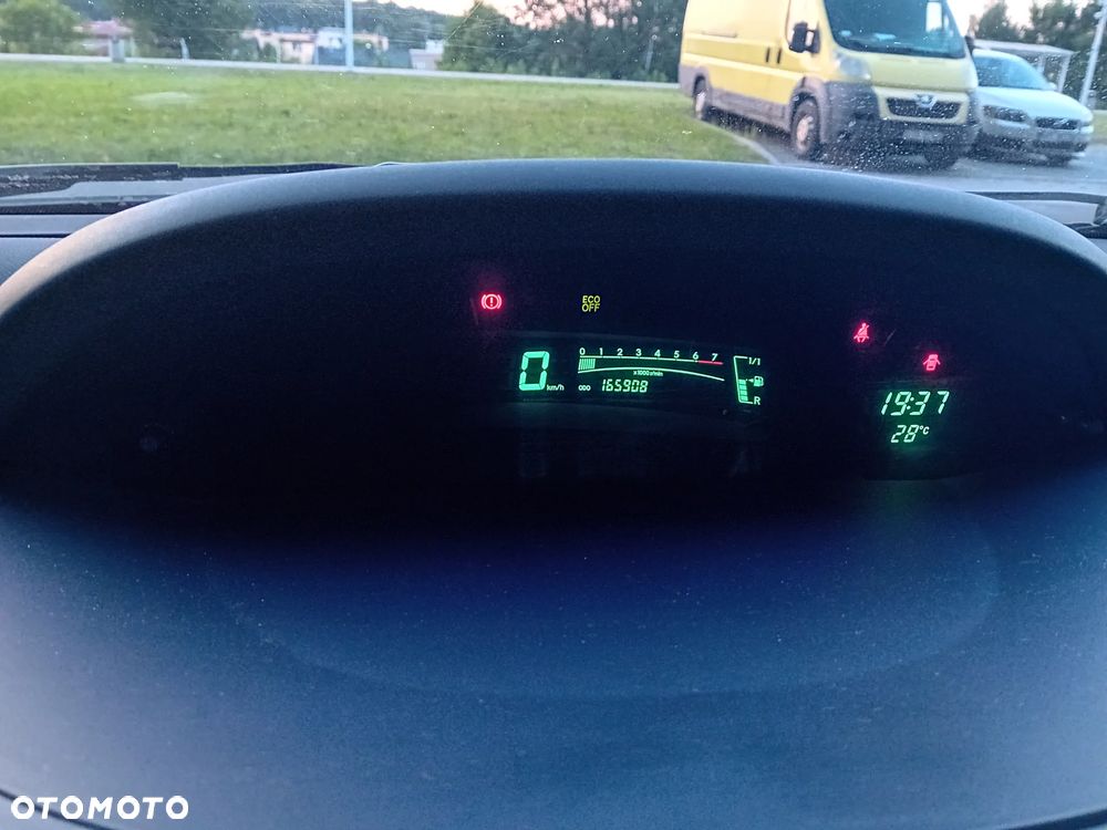 Toyota Yaris 1.33 VVT-i Sol - 19