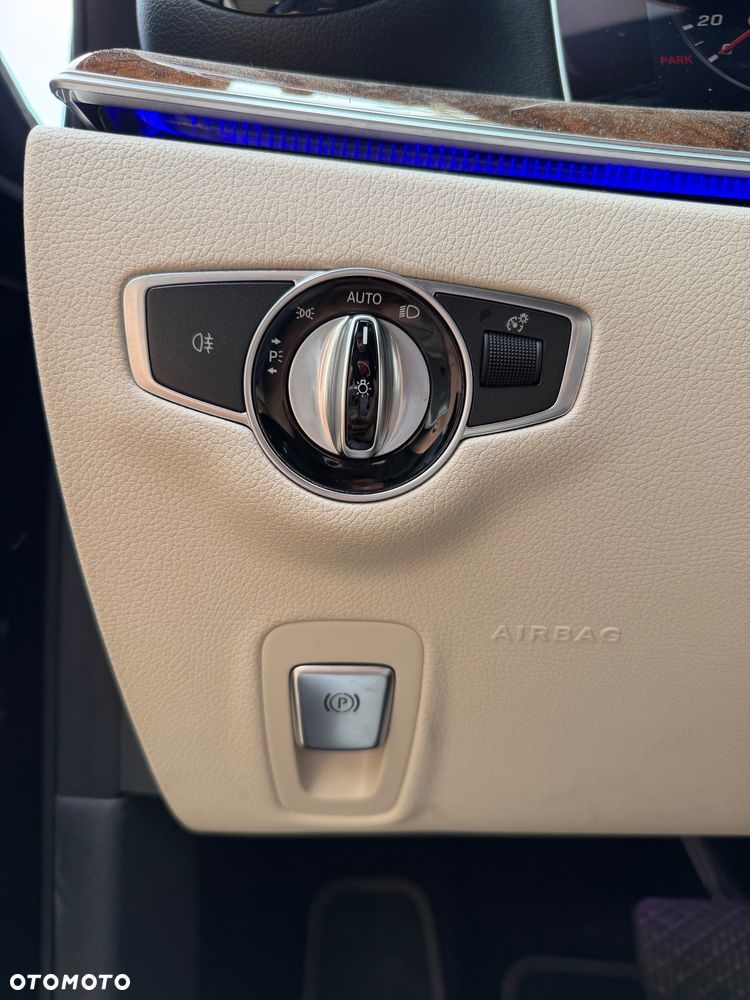 Mercedes-Benz Klasa E 300 9G-TRONIC - 20