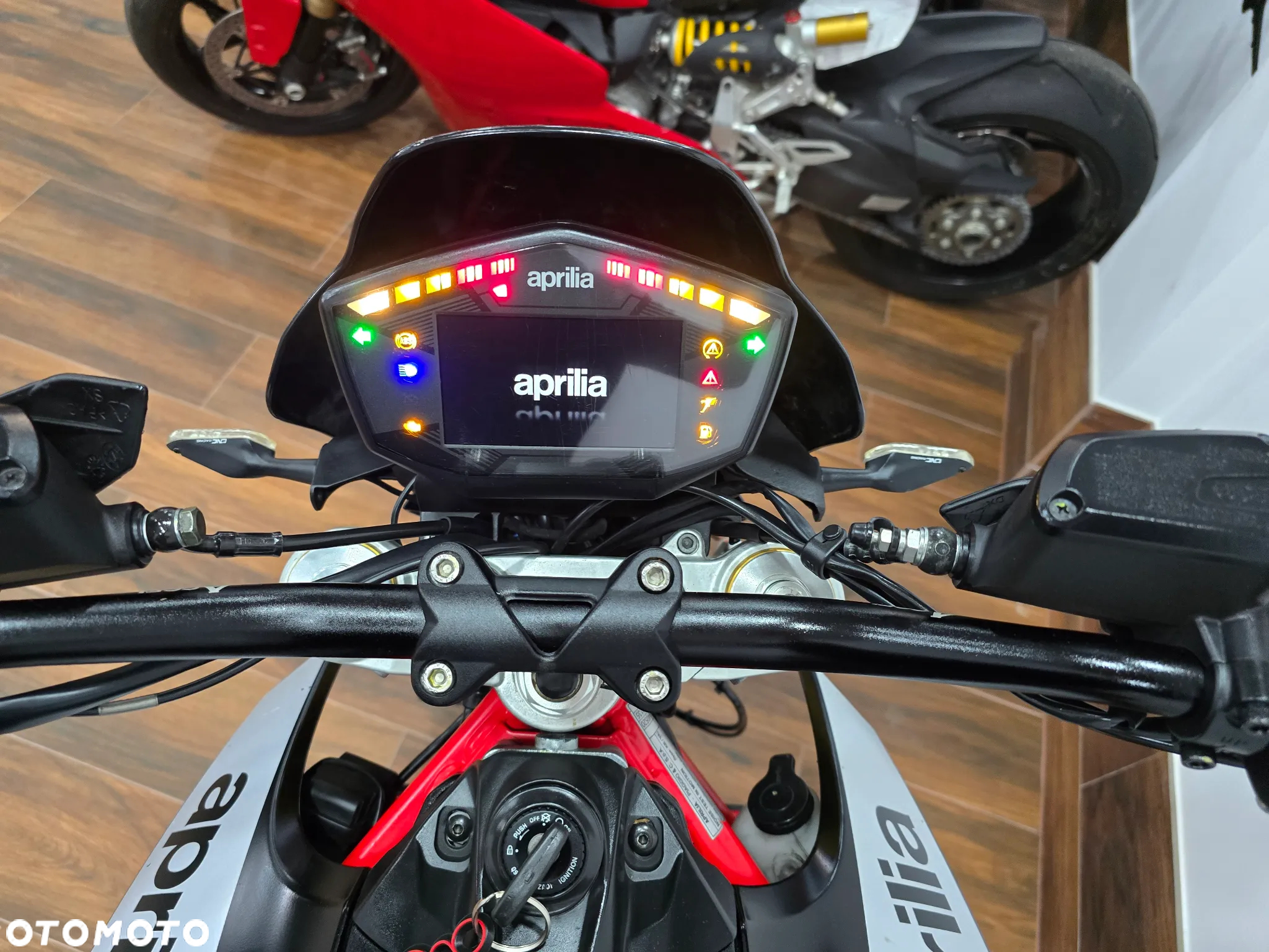 Aprilia Dorsoduro - 19
