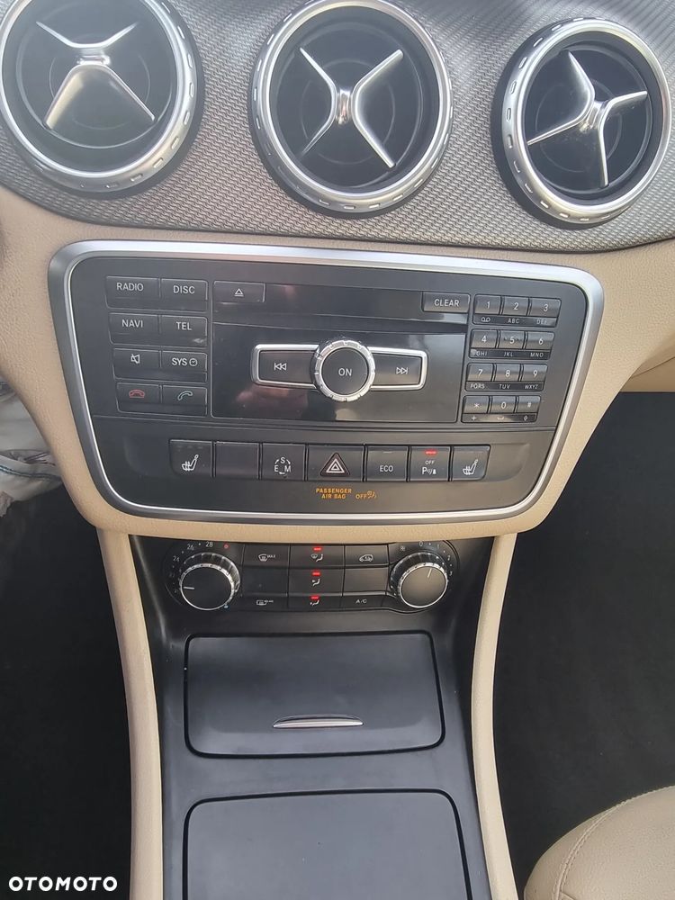 Mercedes-Benz GLA 200 (CDI) d 7G-DCT - 15