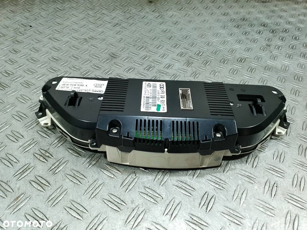LICZNIK AUDI A6 C6 4F0920931E 3.2 V6 FSI - 6