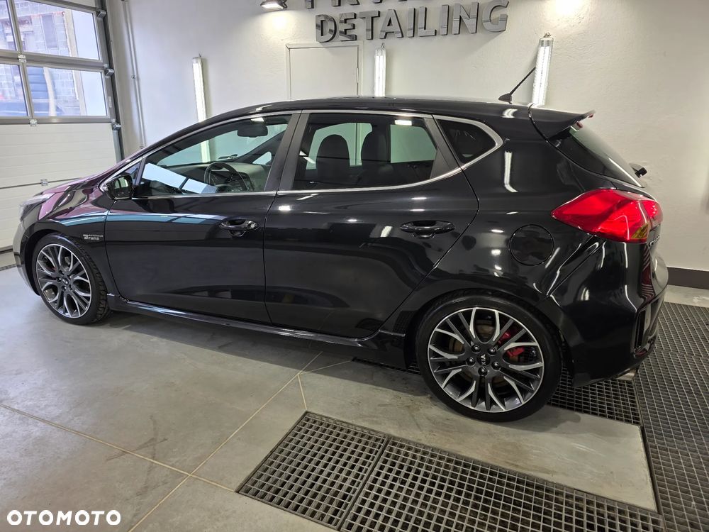 Kia Ceed 1.6 T-GDI GT - 7
