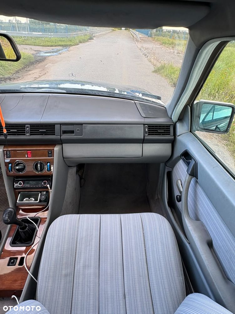 Mercedes-Benz W124 (1984-1993) - 37