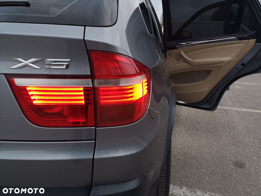 BMW X5 4.8i xDrive - 25