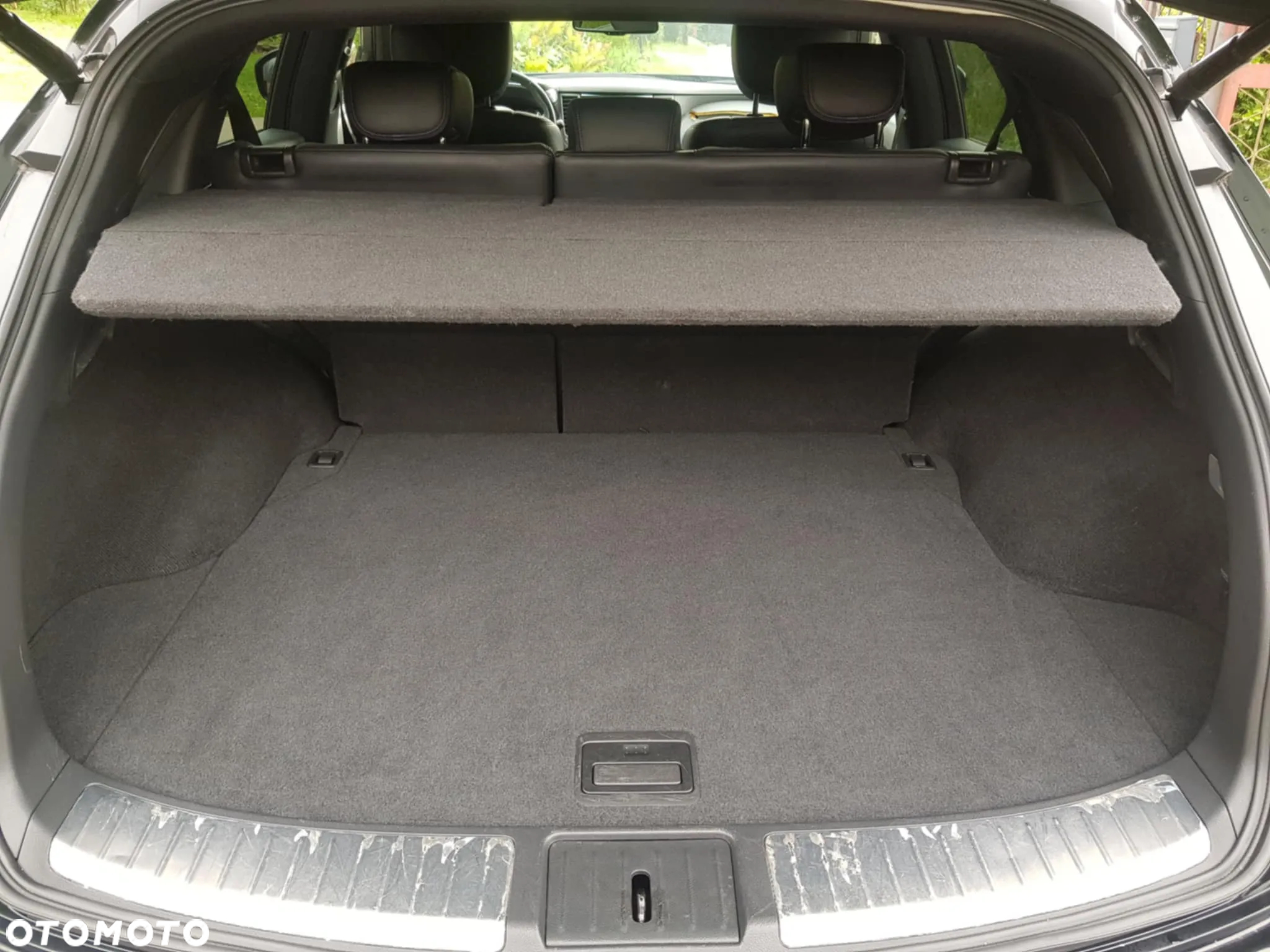 Infiniti QX70 - 11