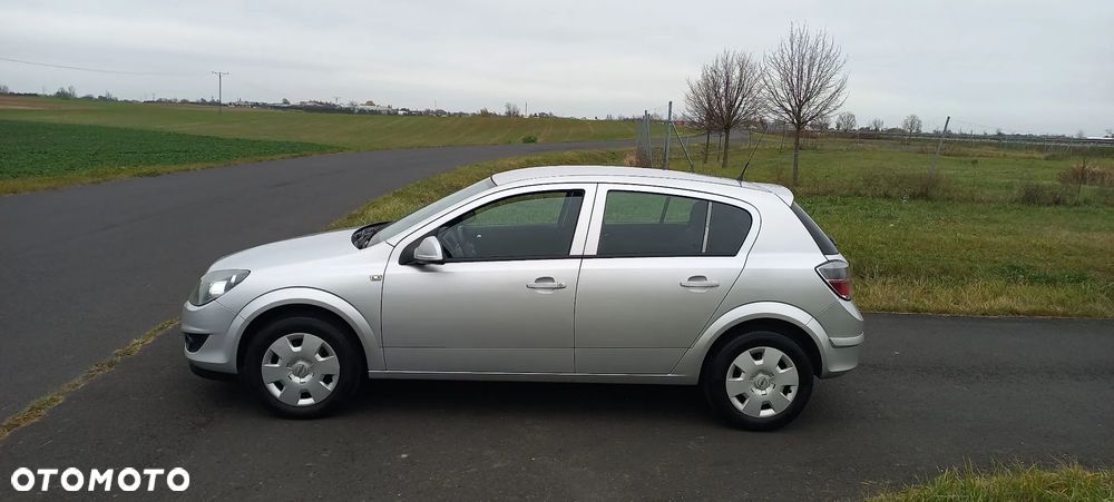 Opel Astra 1.6 Exklusiv - 11