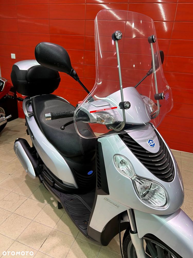 Piaggio Carnaby - 3
