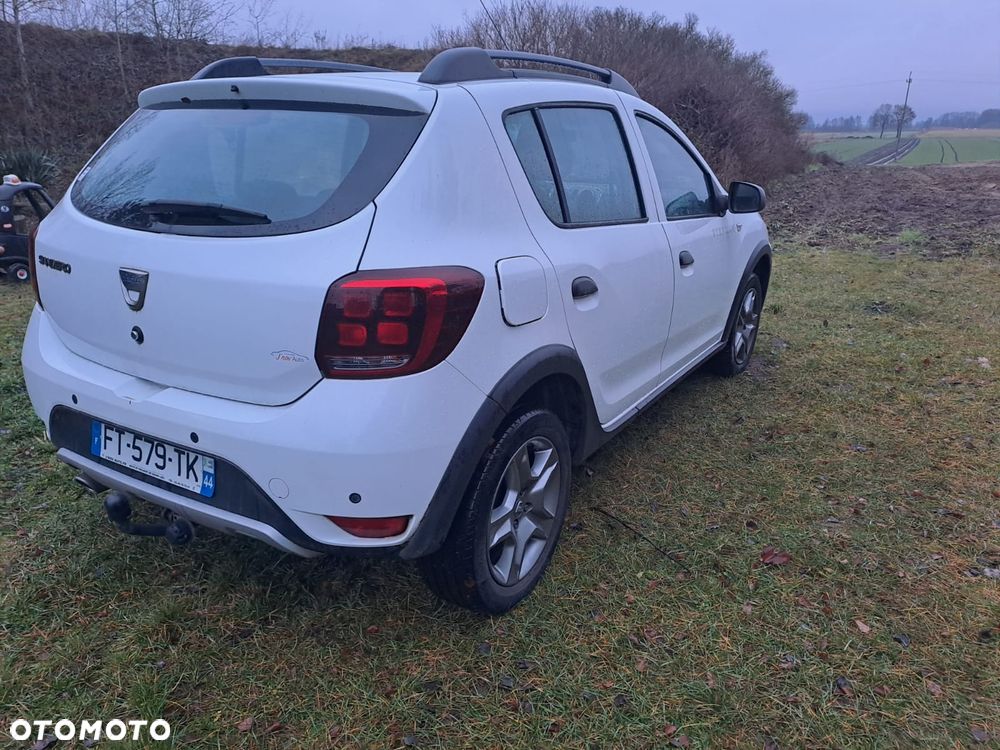 Dacia Sandero Stepway Blue dCi 95 Essential - 4