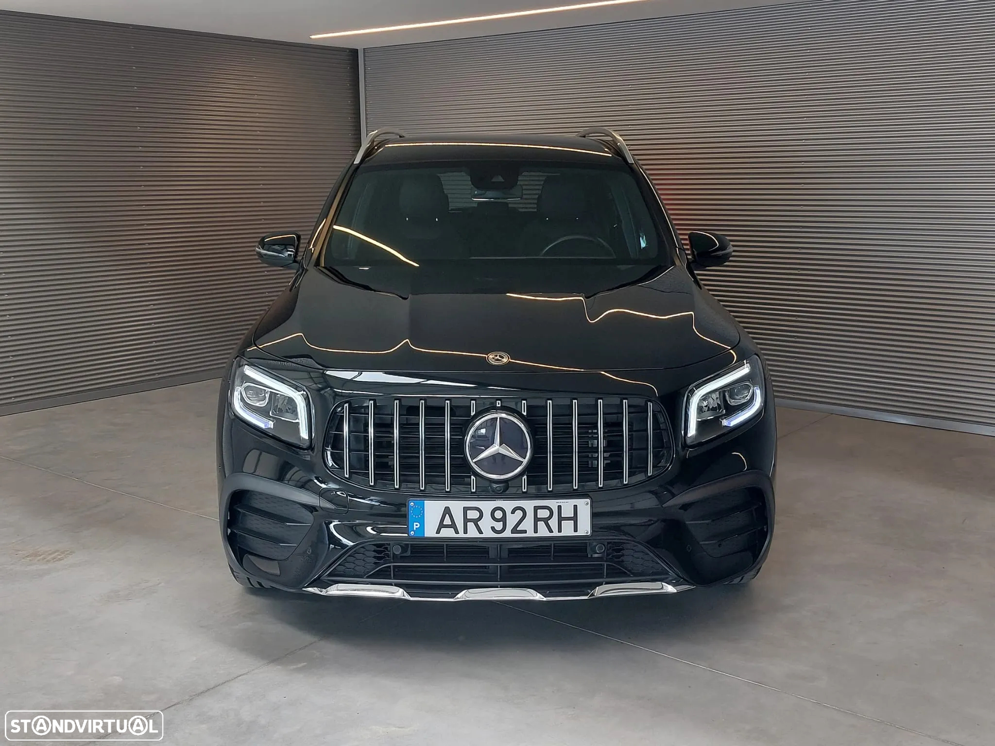 Mercedes-Benz GLB 200 AMG Line - 4
