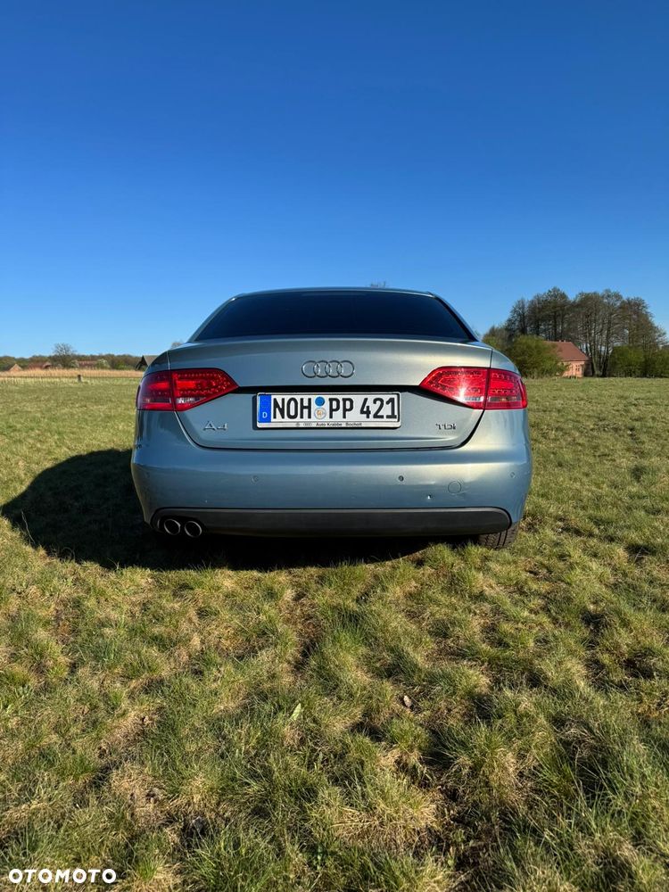 Audi A4 Limousine - 12