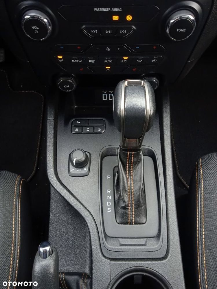 Ford Ranger 2.0 EcoBlue 4x4 DC Wildtrak - 28
