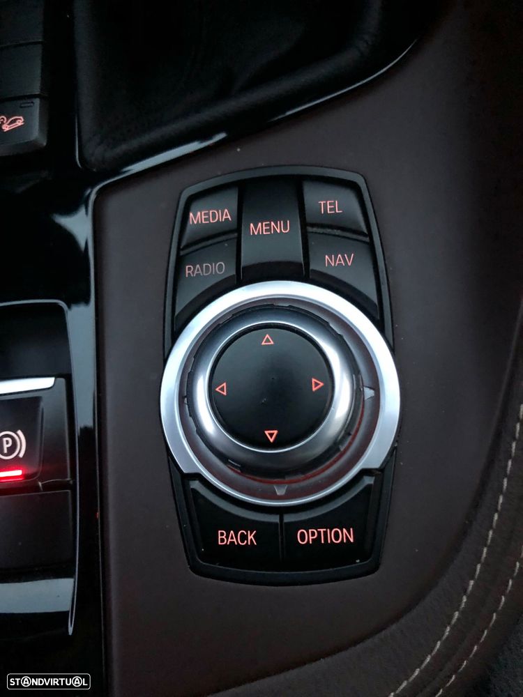 BMW X1 18 d sDrive xLine - 25