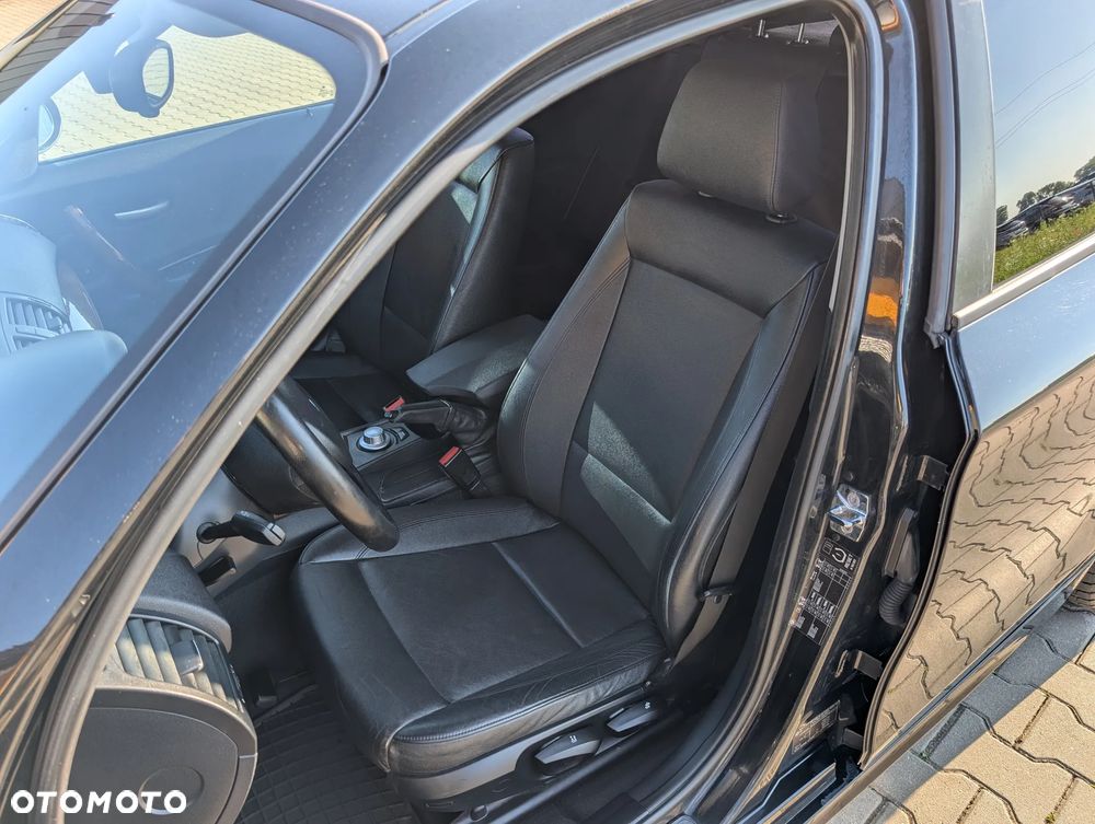 BMW Seria 1 120i - 33