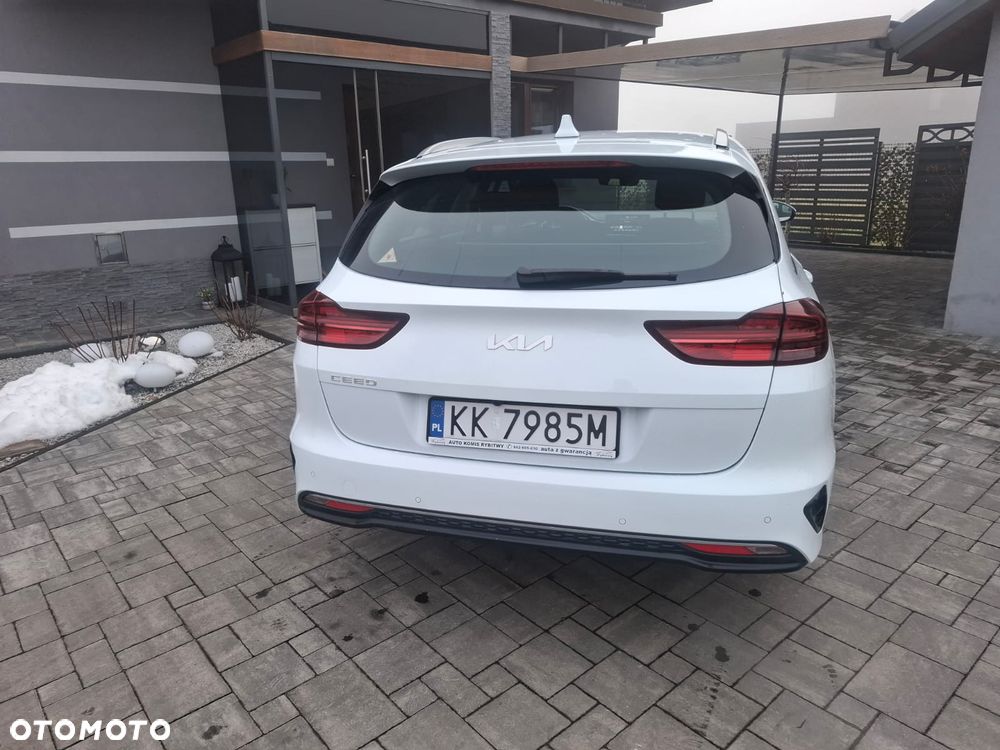 Kia Ceed 1.5 T-GDI DCT7 (48V M-H) Ultimate Edition - 4