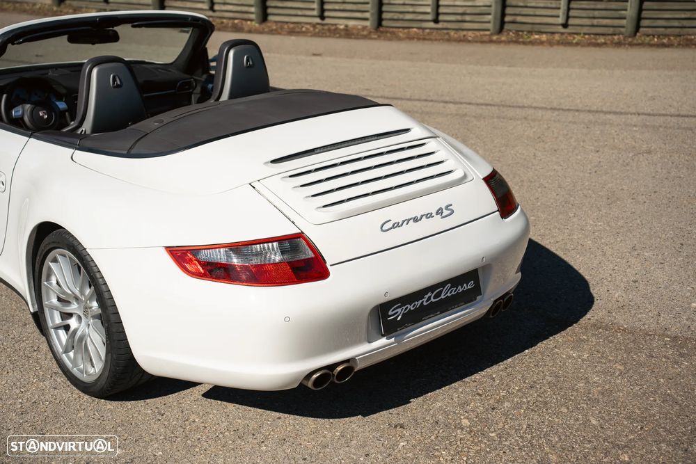 Porsche 911 (997) Carrera 4 S Cabriolet - 18