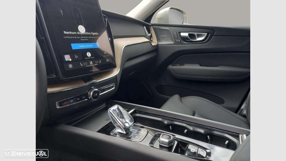 Volvo XC 60 2.0 T6 PHEV Plus Dark AWD - 29