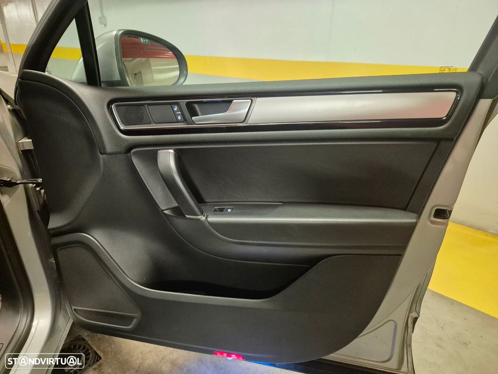 VW Touareg 3.0 TDI V6 Executive Edition - 48