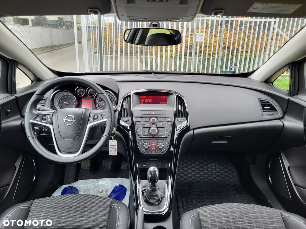 Opel Astra IV GTC 1.6 T SIDI Sport S&S EU6 - 11