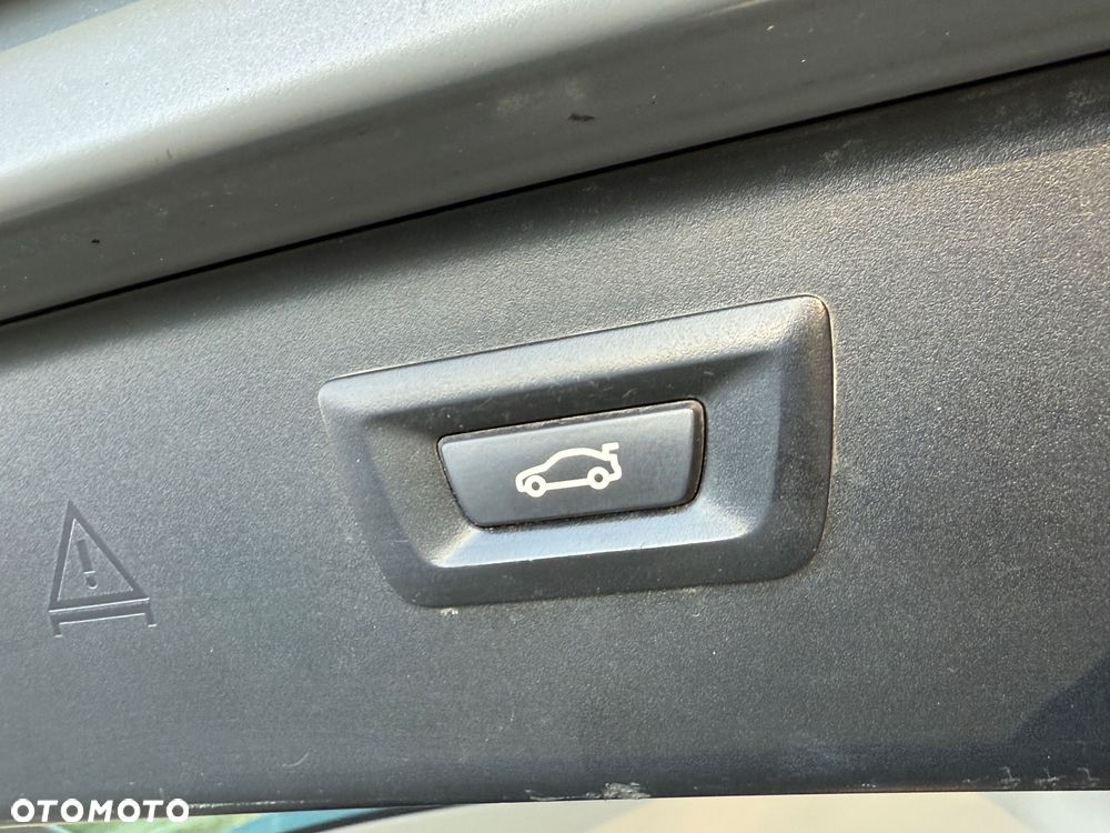 BMW Seria 5 520d Luxury Line - 12