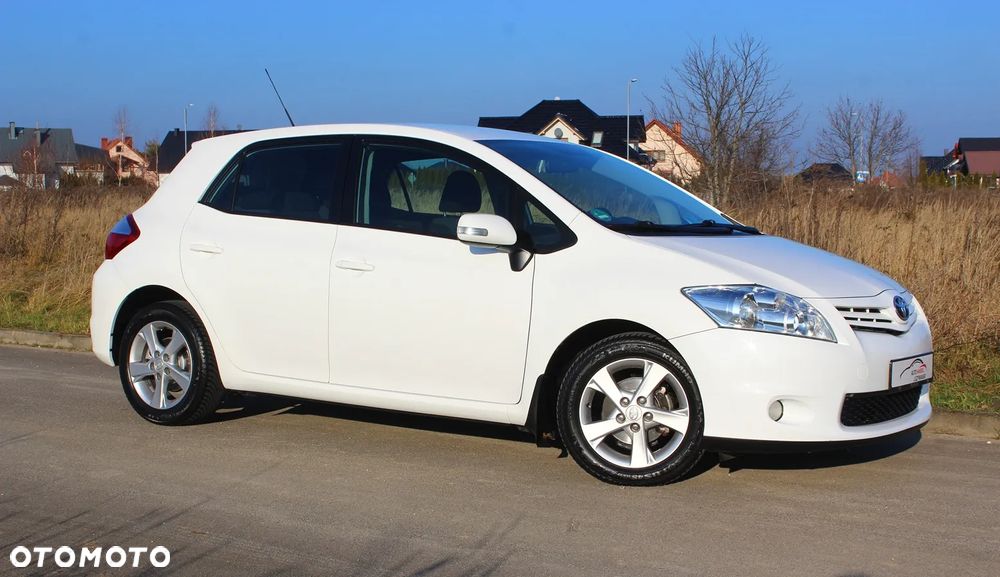 Toyota Auris 1.6 Executive - 9