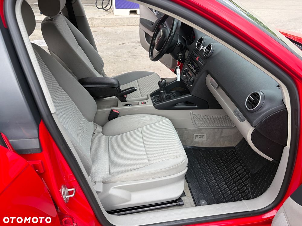 Audi A3 Sportback 2.0 TDI DPF Quattro Attraction - 12