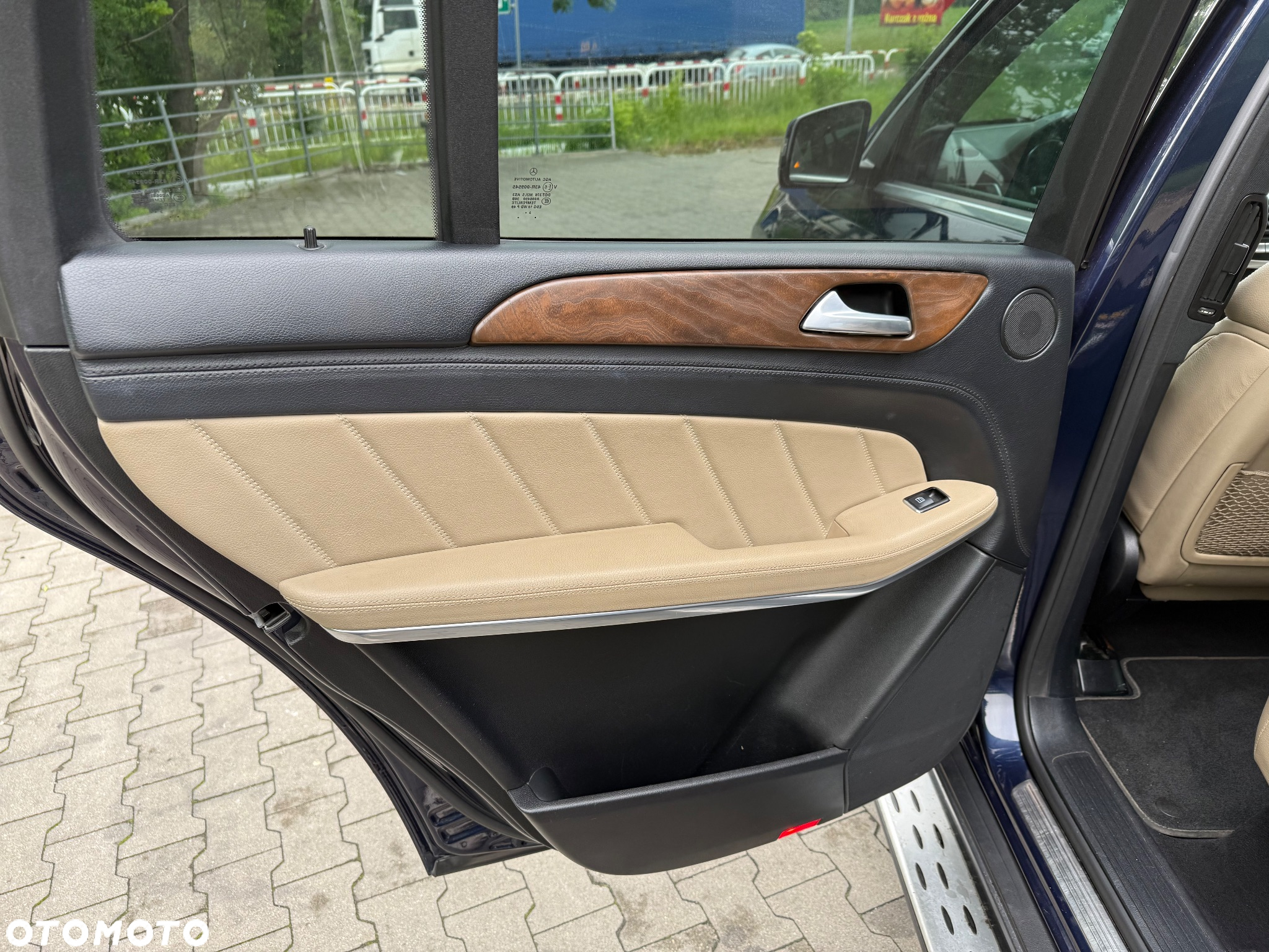 Mercedes-Benz GL 500 4-Matic - 16
