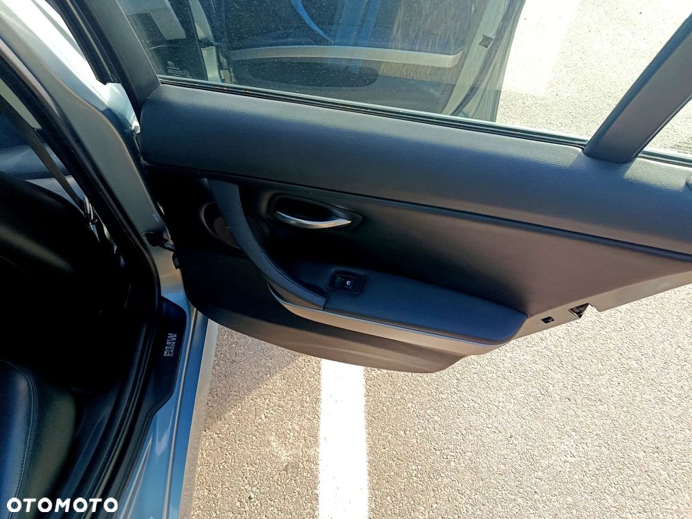 BMW Seria 3 318d - 33