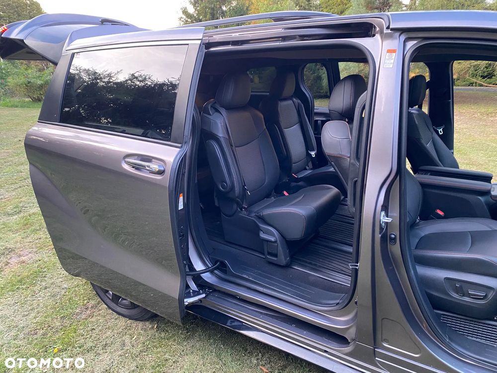 Toyota Sienna - 14