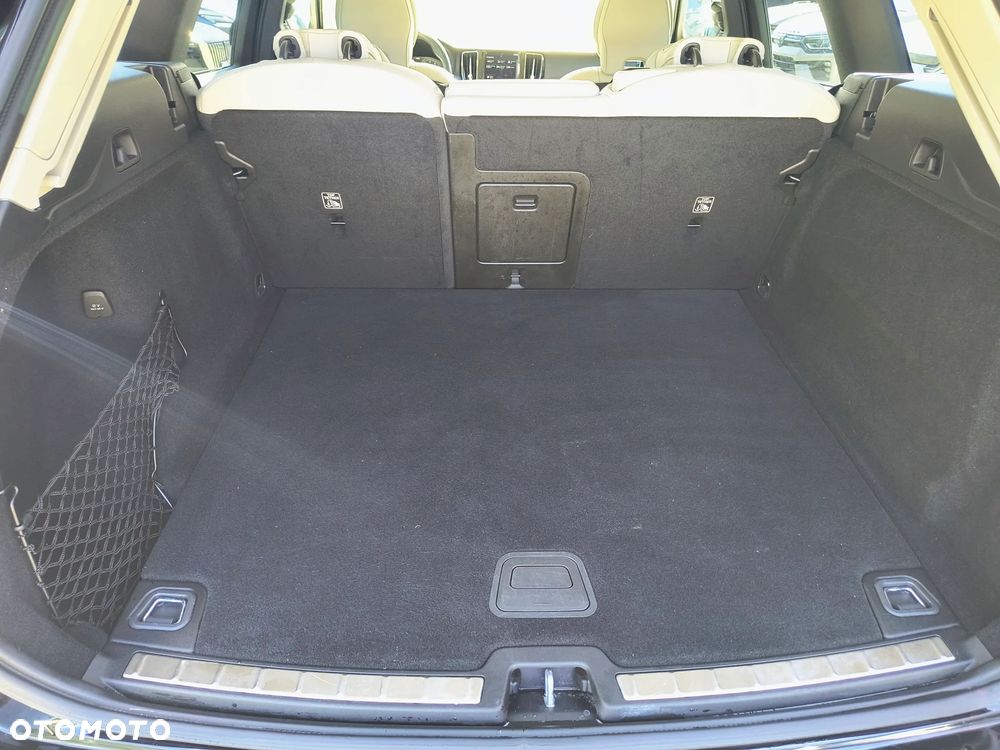 Volvo XC 60 B5 B AWD Momentum - 35