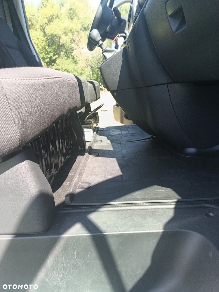 Renault Trafic L1H1 1.6 diesel 145kM, manual, 2019 rok BAGAŻNIK DACHOWY THULE, KAMERA COFANIA, HAK, CZUJNIKI PARKOWANIA, ORGINALNY PRZEBIEG! - 27