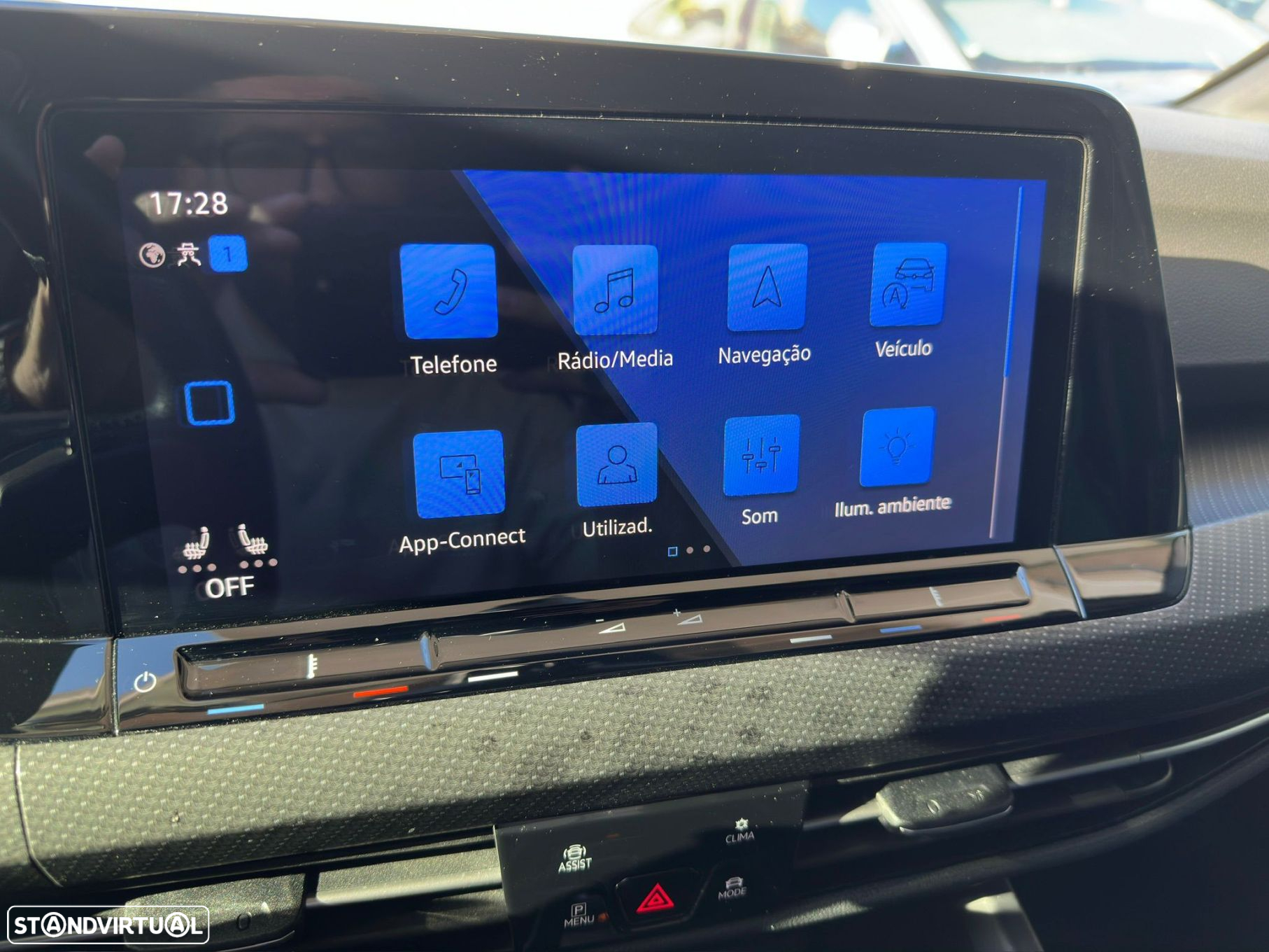 VW Golf 2.0 TDI R-Line DSG - 24