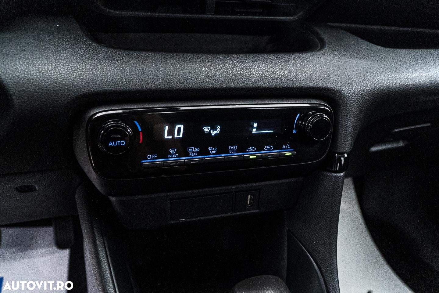 Toyota Yaris 1.5 VVT-i HSD Dynamic - 12