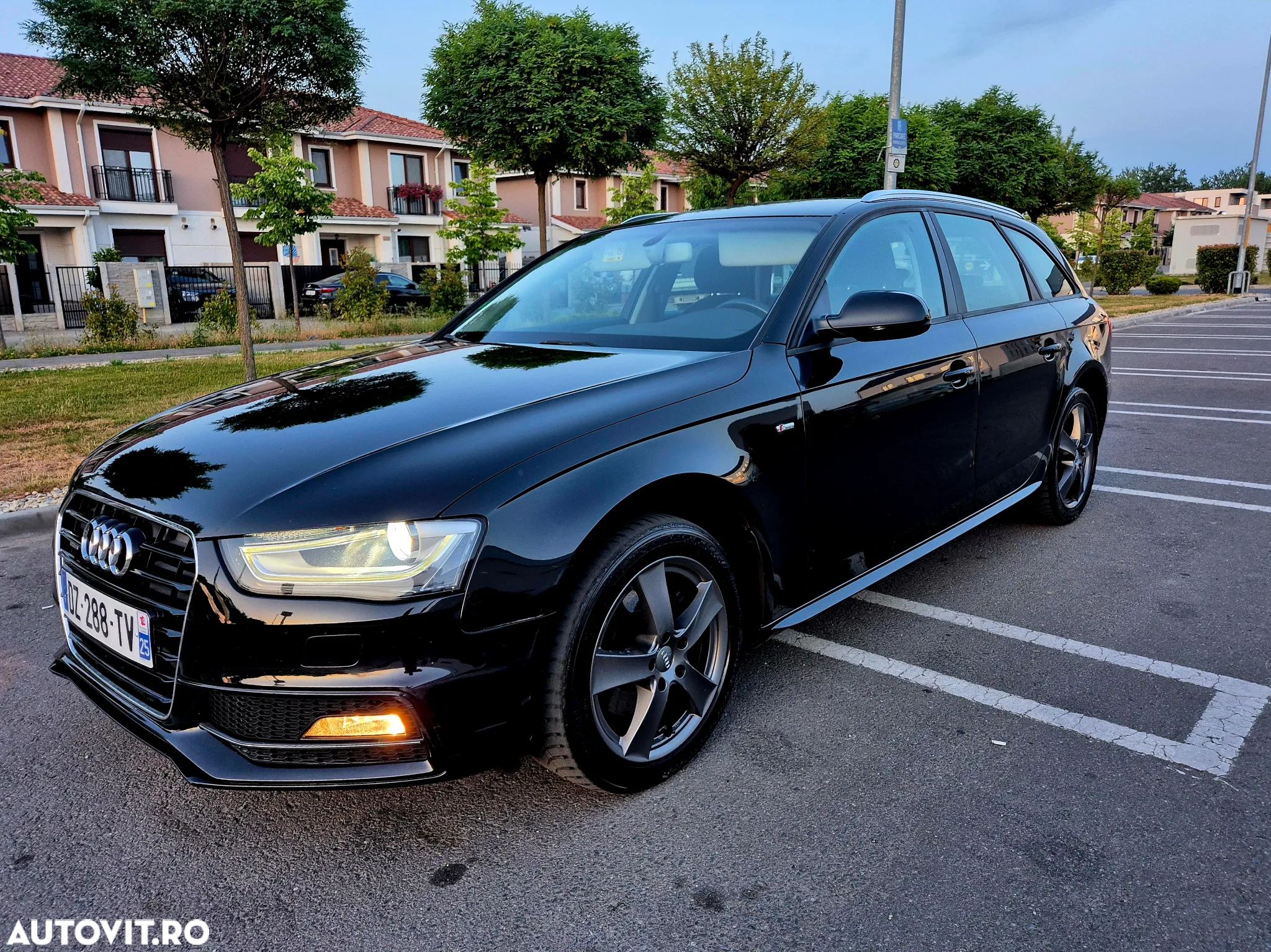 Audi A4 Avant 2.0 TDI DPF quattro S line Sportpaket - 1