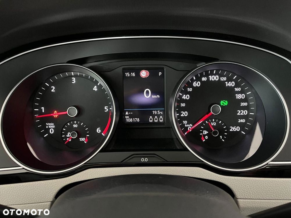 Volkswagen Passat 2.0 TDI Elegance DSG - 21