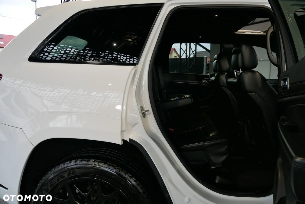 Jeep Grand Cherokee - 11