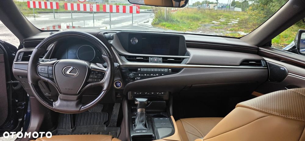 Lexus ES 300h Prestige - 29