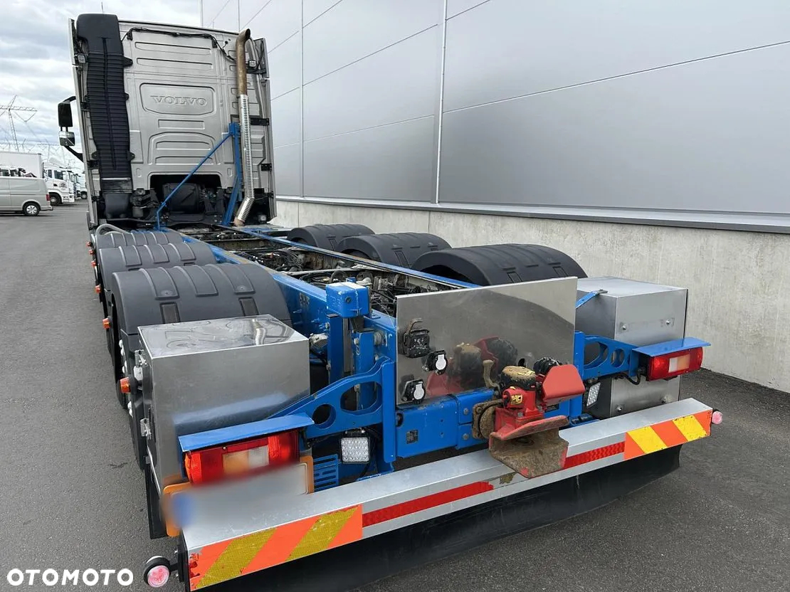Volvo FH16 750 8x4x4 / 750 KM! / Rama do zabudowy / 4. oś skrętna i podnoszona - 4