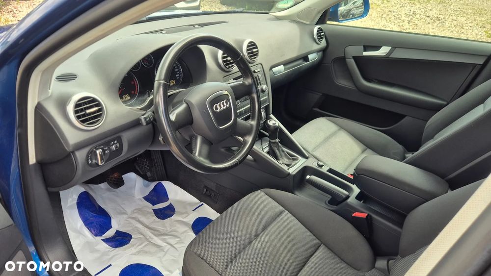Audi A3 Sportback 1.6 TDI DPF Attraction - 11