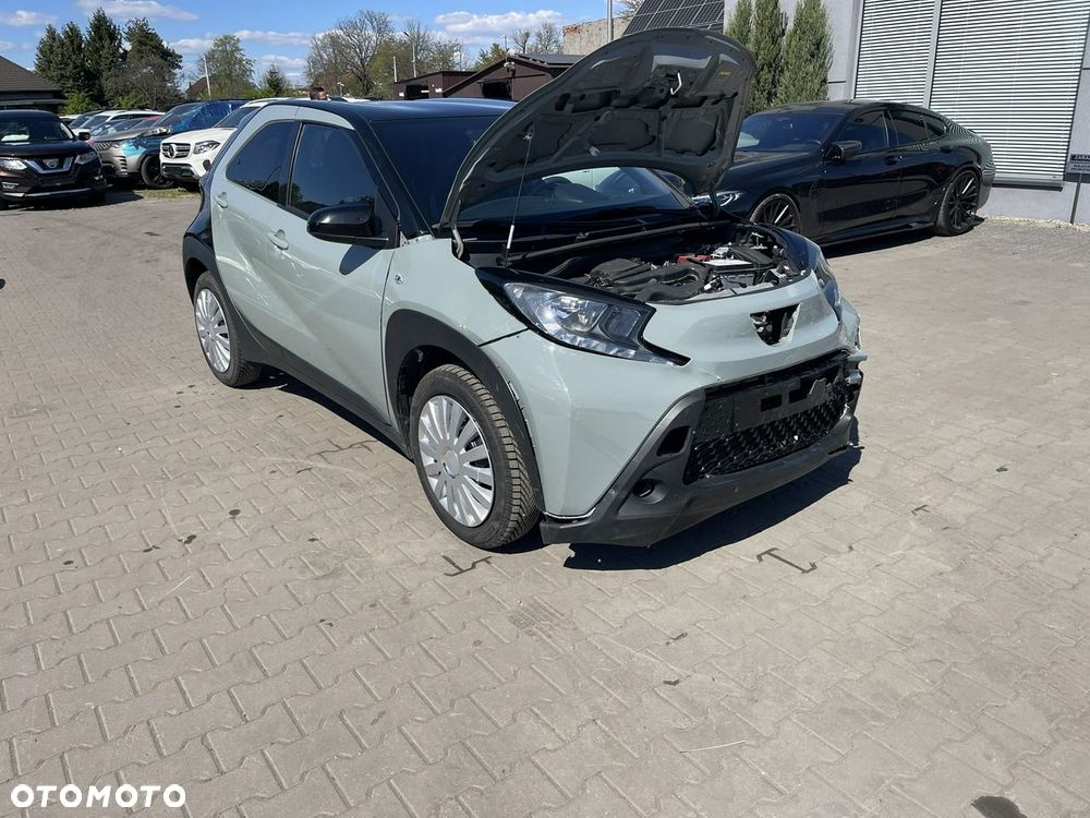 Toyota Aygo X 1.0 VVT-i Selection X-cite X-shift - 2