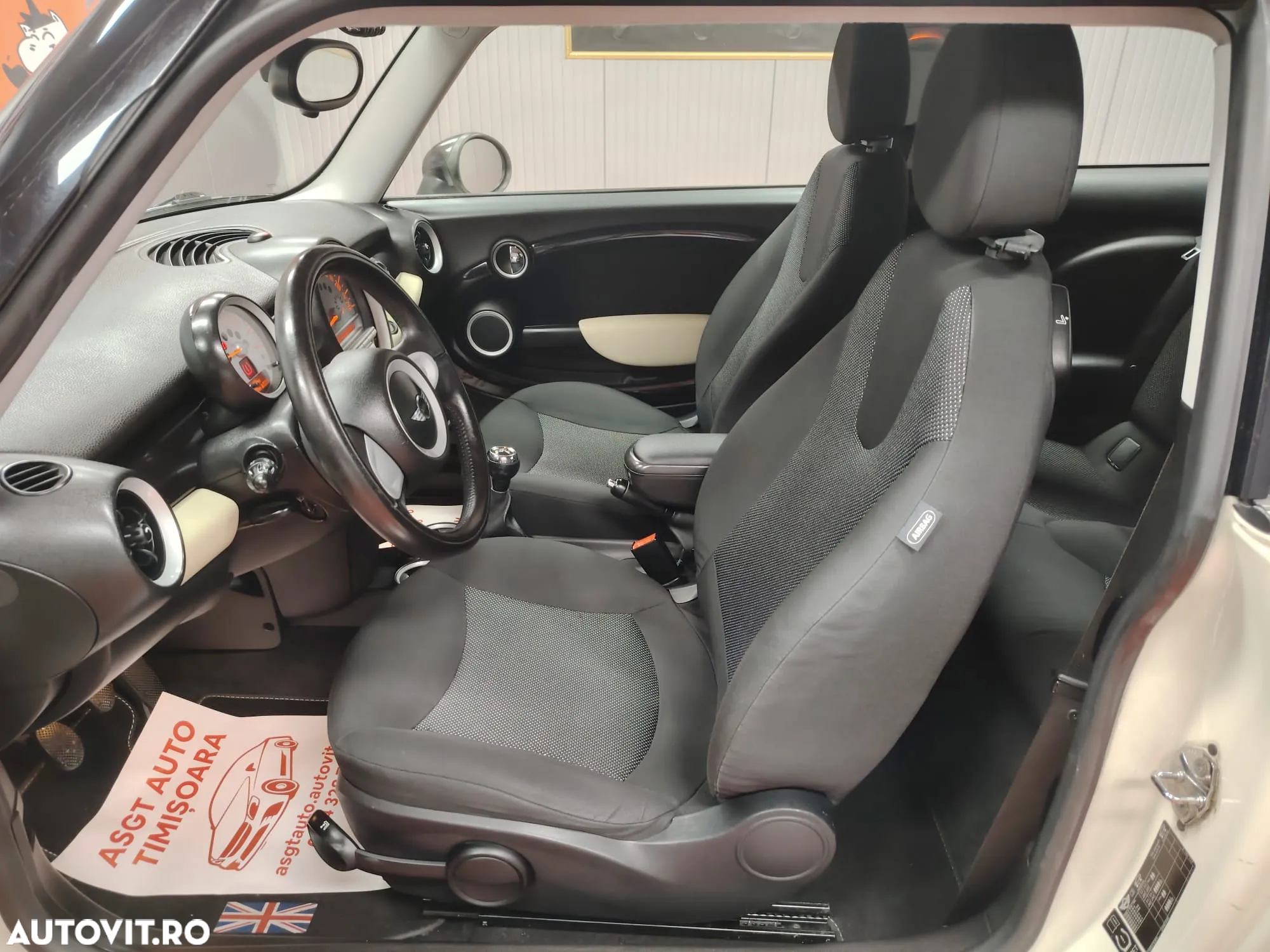 Mini Cooper One - 11
