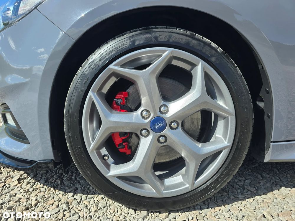 Ford Focus 2.0 EcoBoost ST mit Leder-Exclusiv-Paket - 18