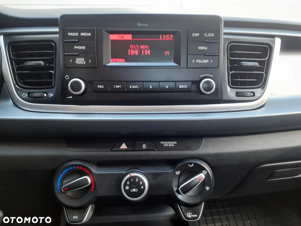 Kia Rio - 12