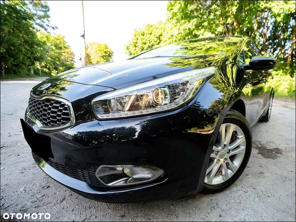 Kia Ceed - 10