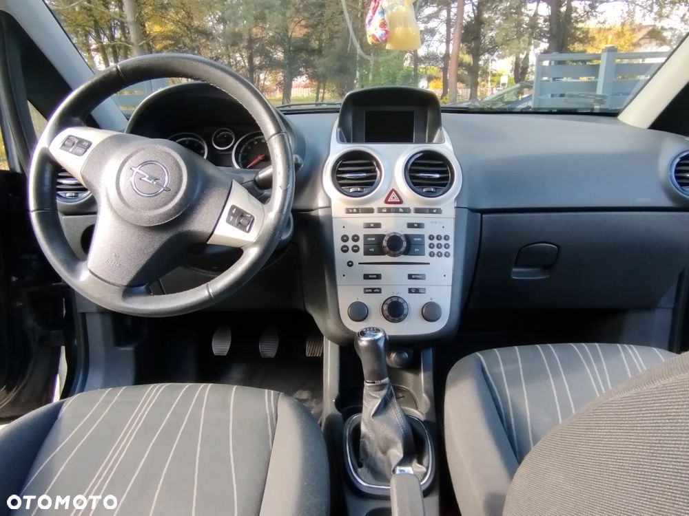 Opel Corsa 1.4 16V - 9