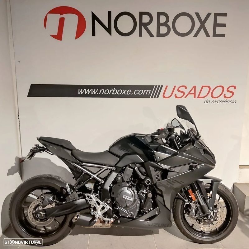 Suzuki GSX 8-R - 1